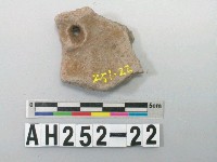 藏品(紅色夾砂帶穿陶口緣)的圖片